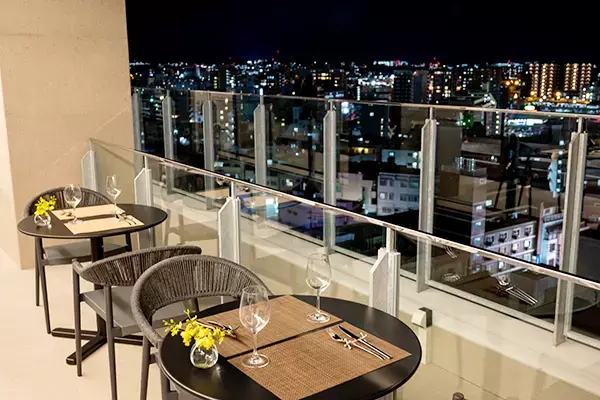 HOTEL SANSUI NAHA SKY BAR AUGUST MOON